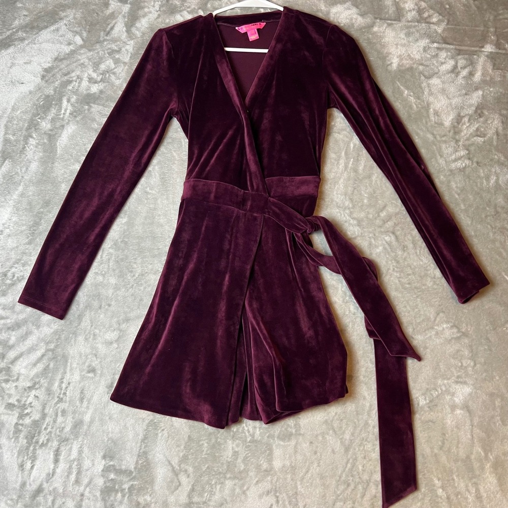 Lilly Pulitzer Karlie Women's Size XS Tie Wrap Velour Romper Cabernet